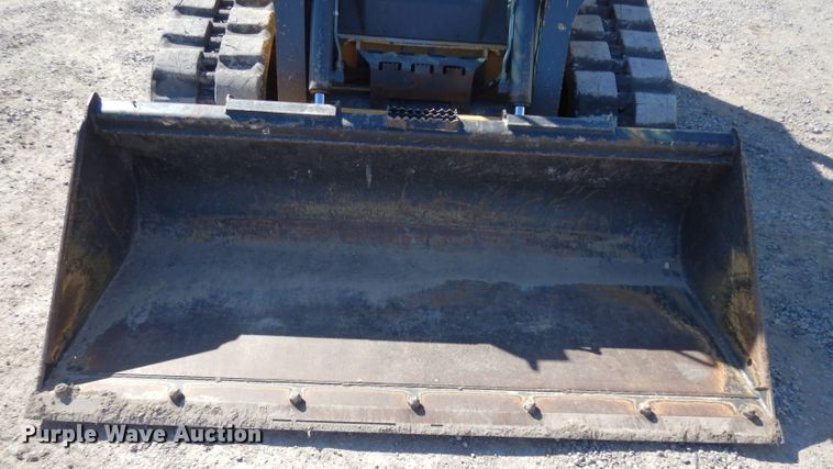 image for item DG6330 2011 John Deere 323D  tracked skid steer loader