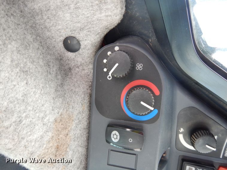 image for item DG6330 2011 John Deere 323D  tracked skid steer loader