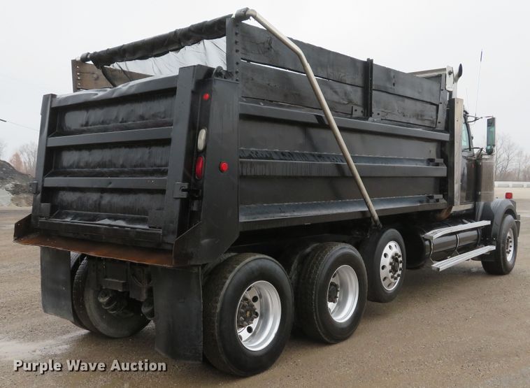 image for item DH1696 1999 Western Star 4964EX dump truck