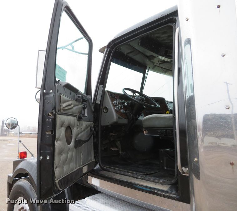 image for item DH1696 1999 Western Star 4964EX dump truck