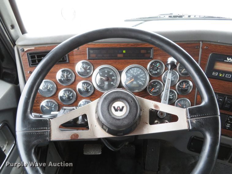 image for item DH1696 1999 Western Star 4964EX dump truck