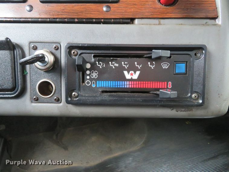 image for item DH1696 1999 Western Star 4964EX dump truck