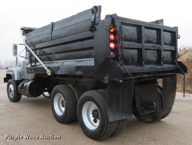 image for item DH1697 1992 Mack RD690S dump truck