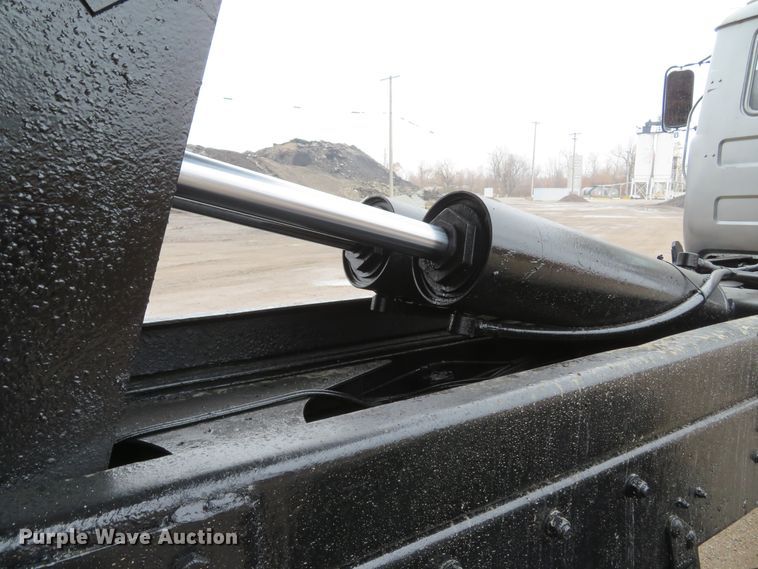 image for item DH1697 1992 Mack RD690S dump truck