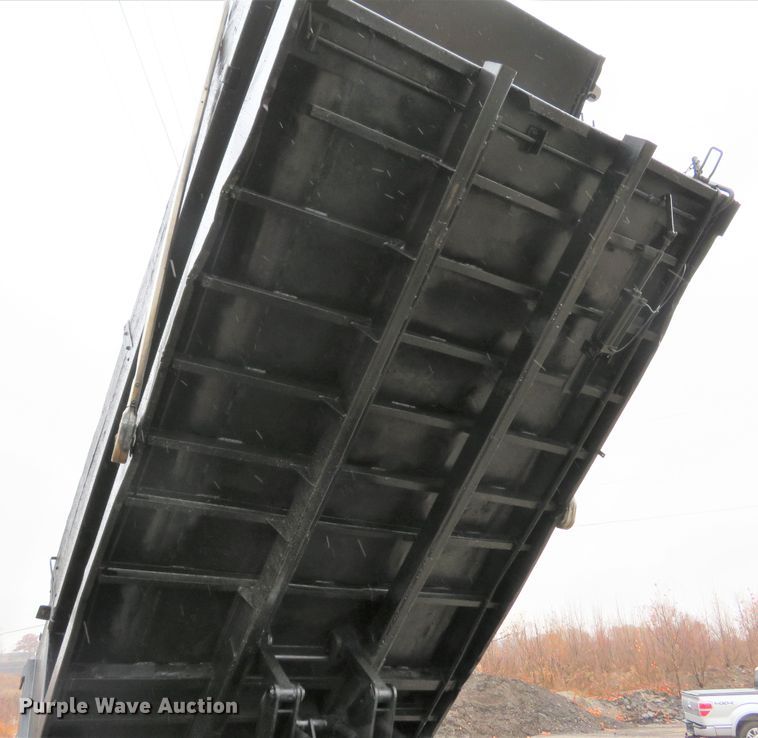 image for item DH1697 1992 Mack RD690S dump truck