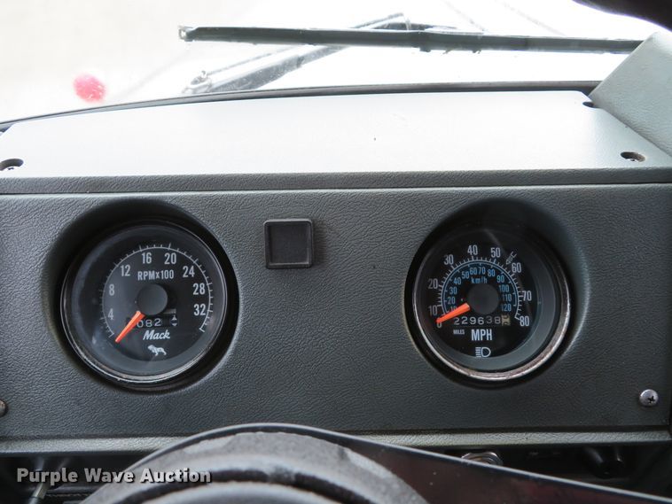 image for item DH1697 1992 Mack RD690S dump truck