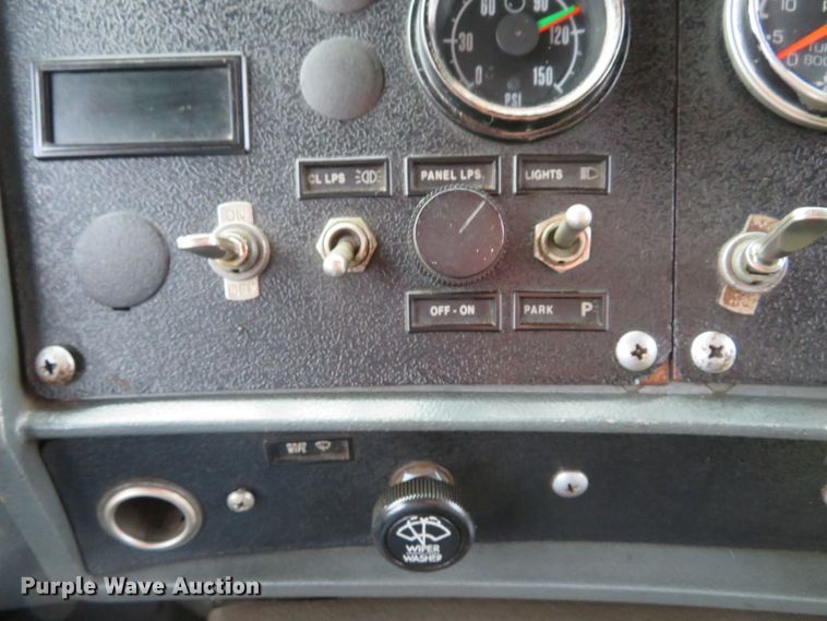 image for item DH1697 1992 Mack RD690S dump truck