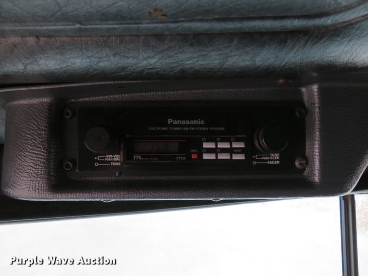 image for item DH1697 1992 Mack RD690S dump truck