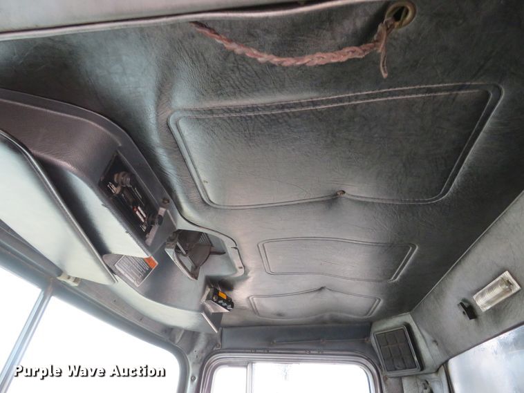 image for item DH1697 1992 Mack RD690S dump truck