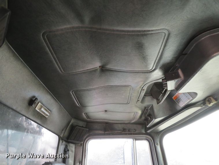 image for item DH1697 1992 Mack RD690S dump truck