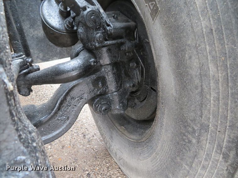 image for item DH1697 1992 Mack RD690S dump truck