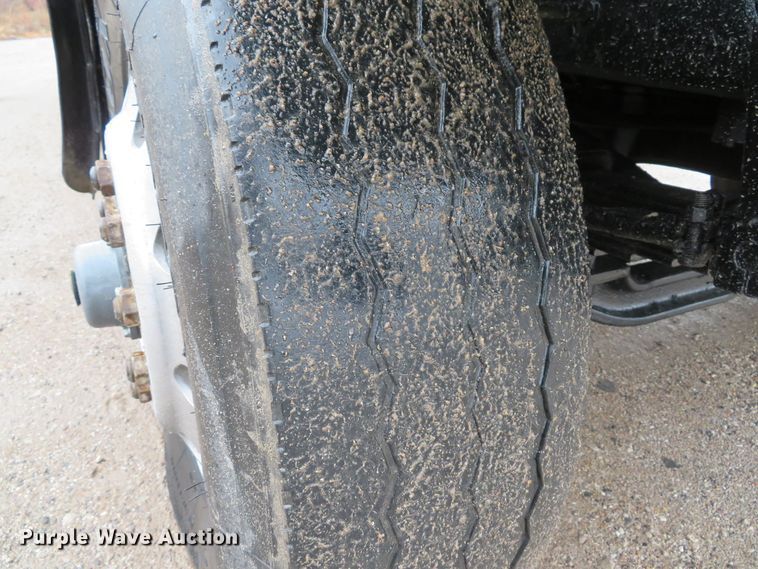 image for item DH1697 1992 Mack RD690S dump truck