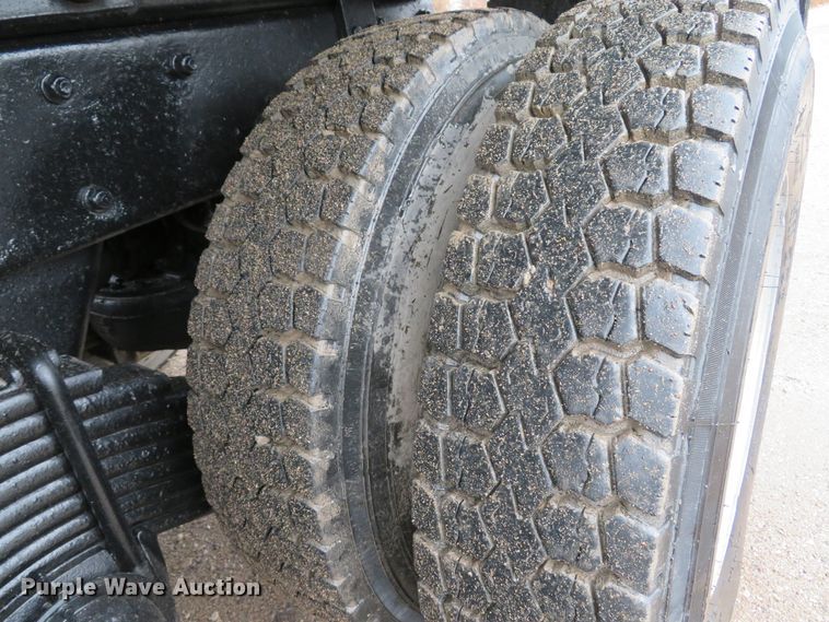 image for item DH1697 1992 Mack RD690S dump truck