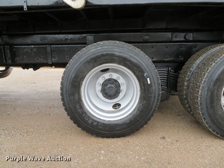 image for item DH1697 1992 Mack RD690S dump truck