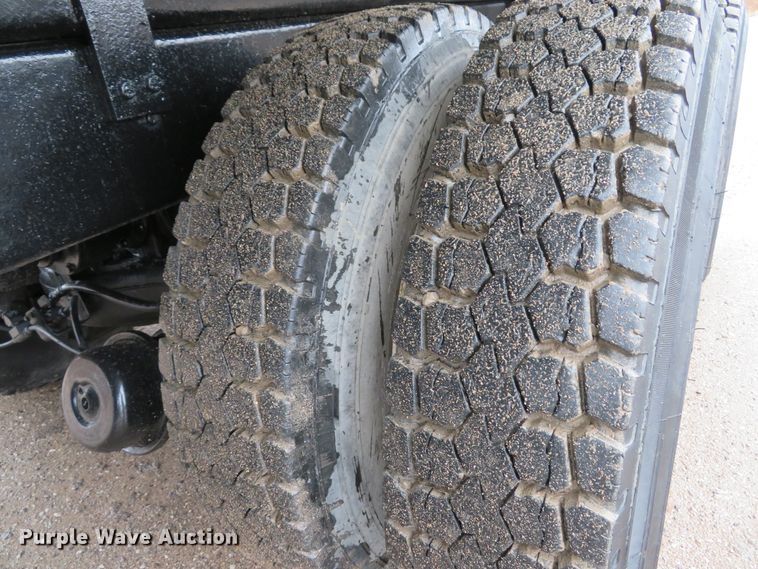 image for item DH1697 1992 Mack RD690S dump truck