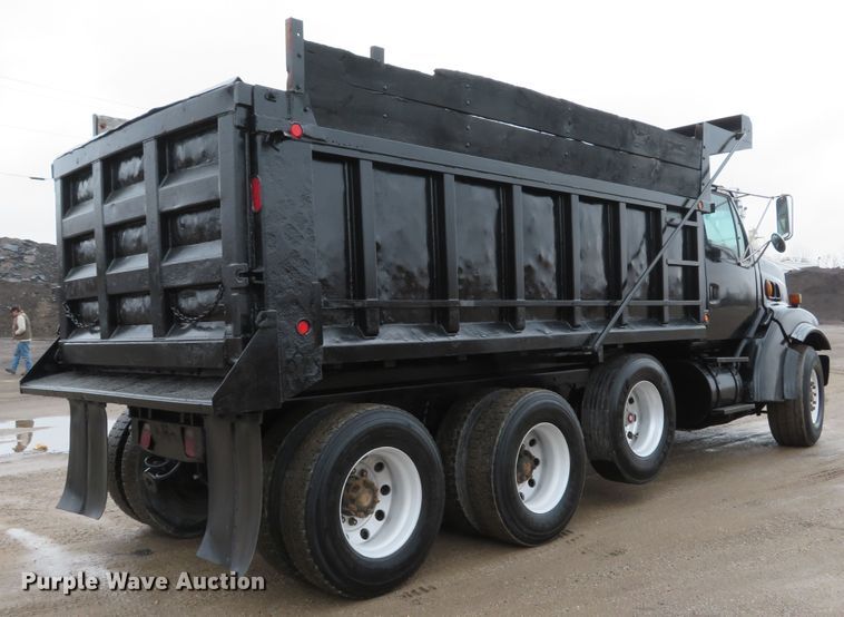 image for item DH1698 1998 Ford LT9000 dump truck