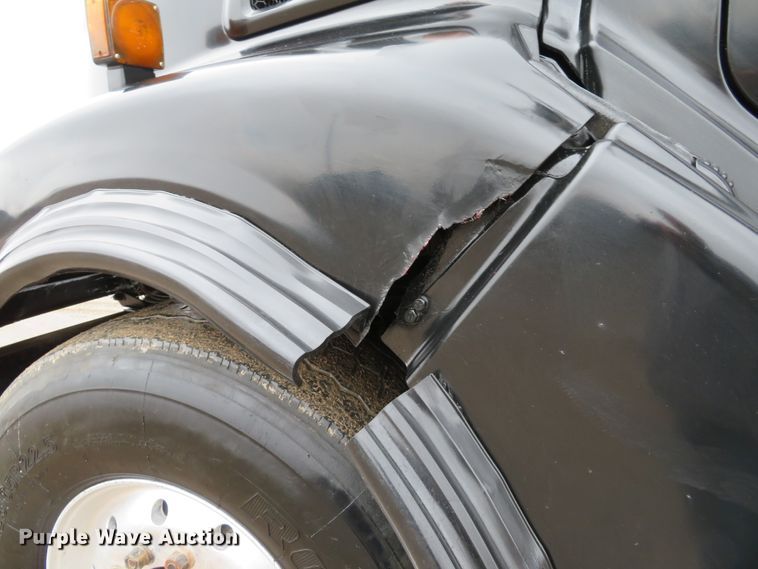 image for item DH1698 1998 Ford LT9000 dump truck