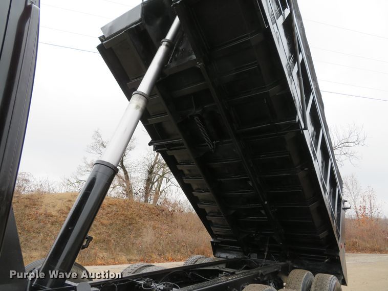 image for item DH1698 1998 Ford LT9000 dump truck