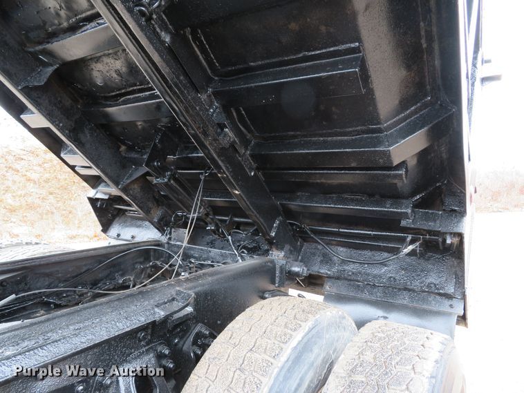 image for item DH1698 1998 Ford LT9000 dump truck