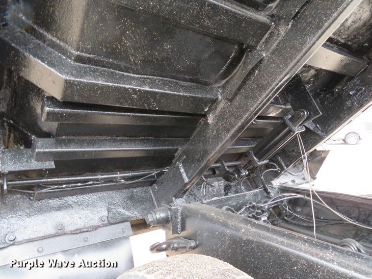 image for item DH1698 1998 Ford LT9000 dump truck