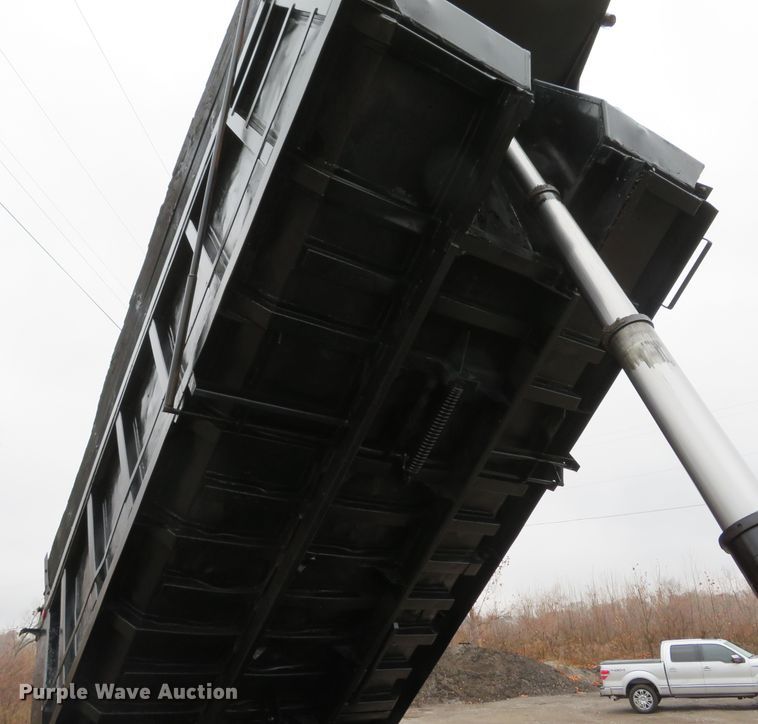 image for item DH1698 1998 Ford LT9000 dump truck