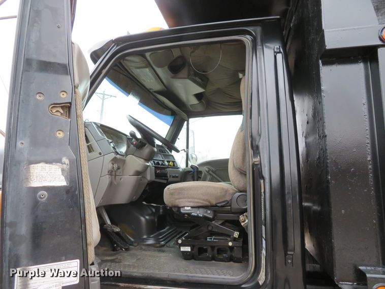 image for item DH1698 1998 Ford LT9000 dump truck