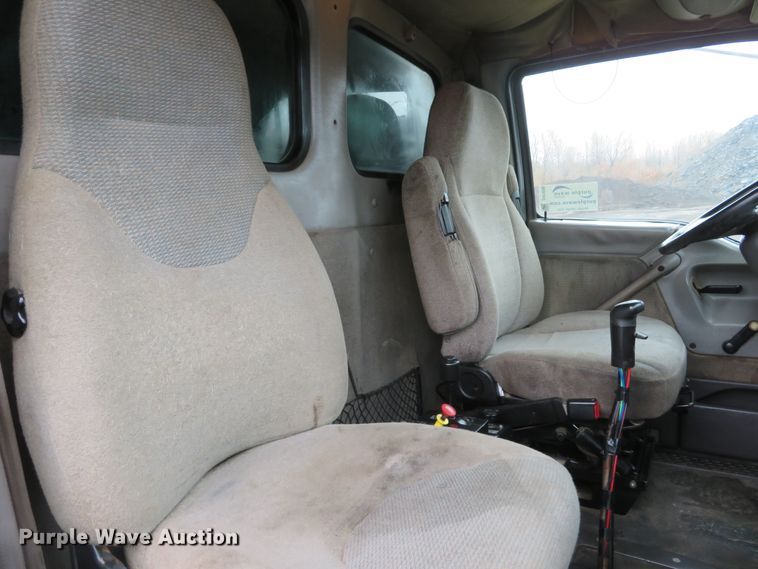 image for item DH1698 1998 Ford LT9000 dump truck