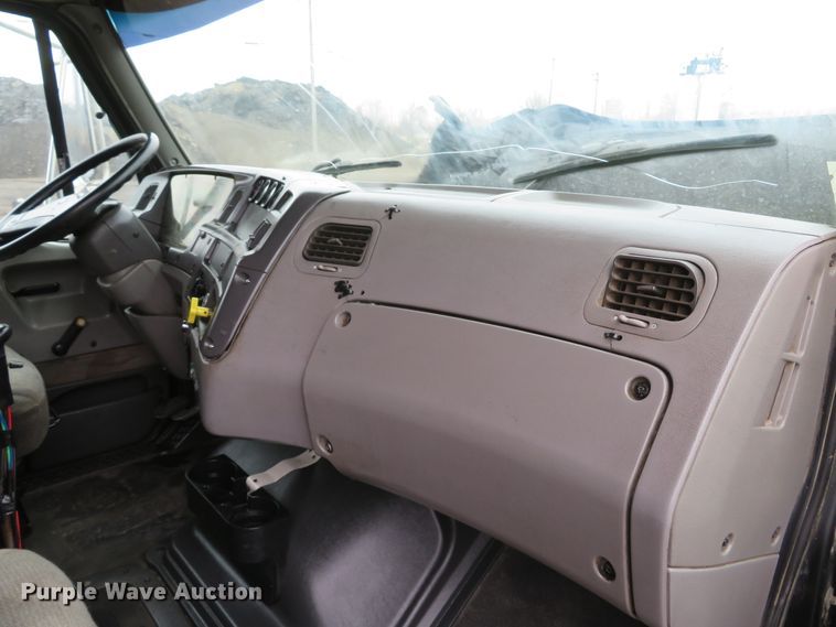 image for item DH1698 1998 Ford LT9000 dump truck