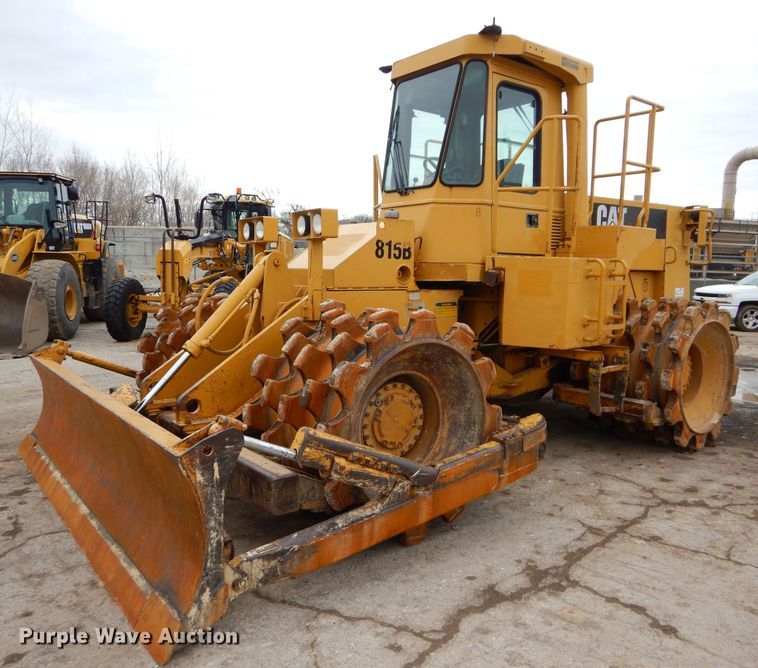 image for item DH4411 1991 Caterpillar 815B soil compactor