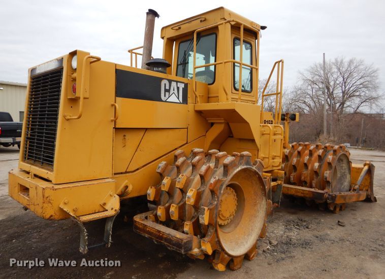image for item DH4411 1991 Caterpillar 815B soil compactor