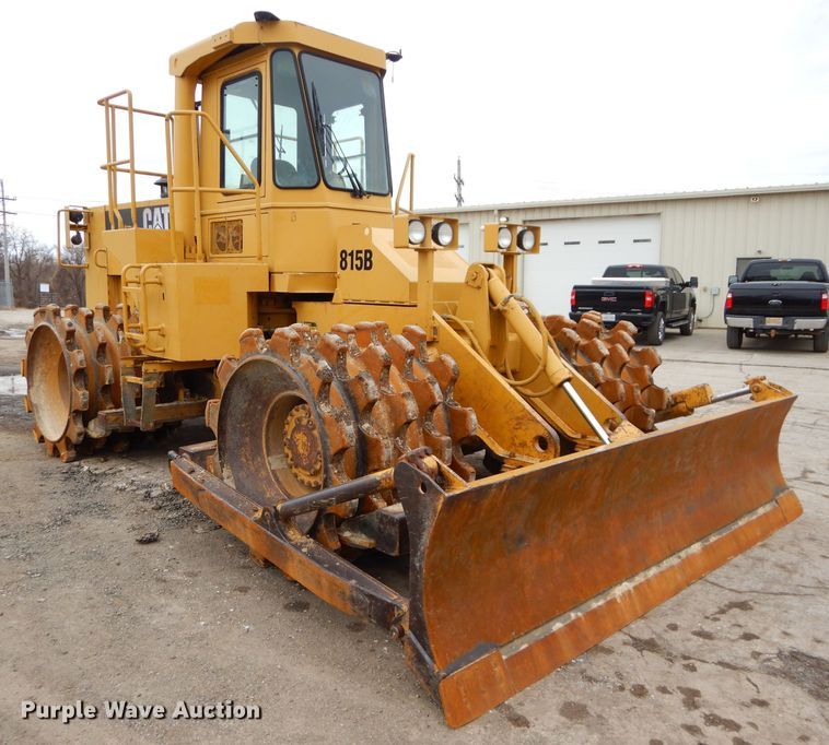 image for item DH4411 1991 Caterpillar 815B soil compactor