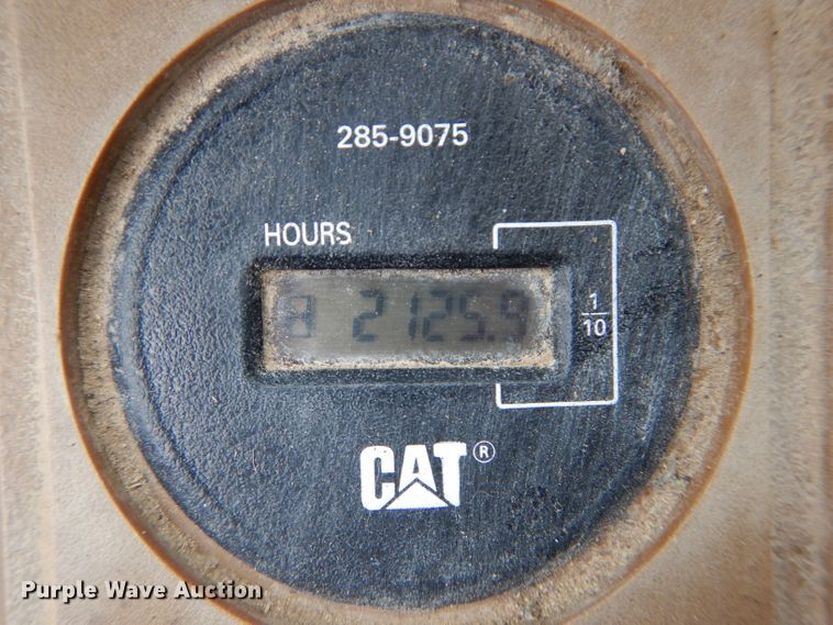 image for item DH4411 1991 Caterpillar 815B soil compactor