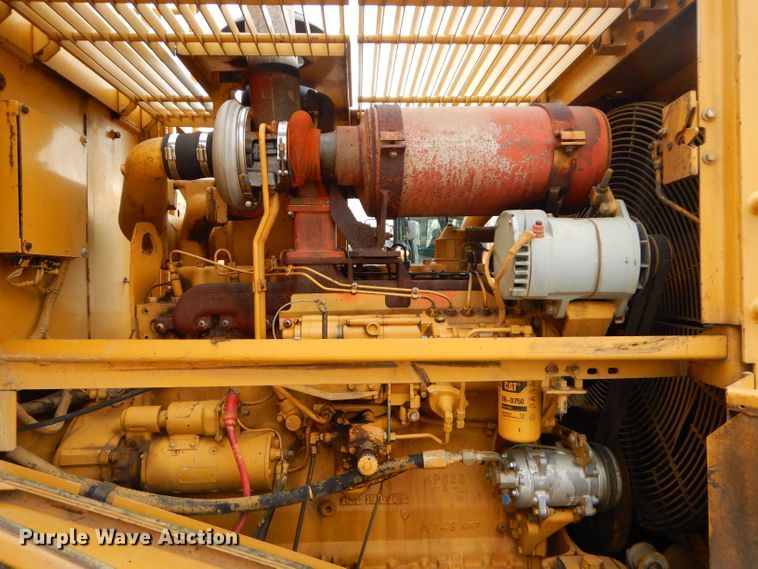 image for item DH4411 1991 Caterpillar 815B soil compactor