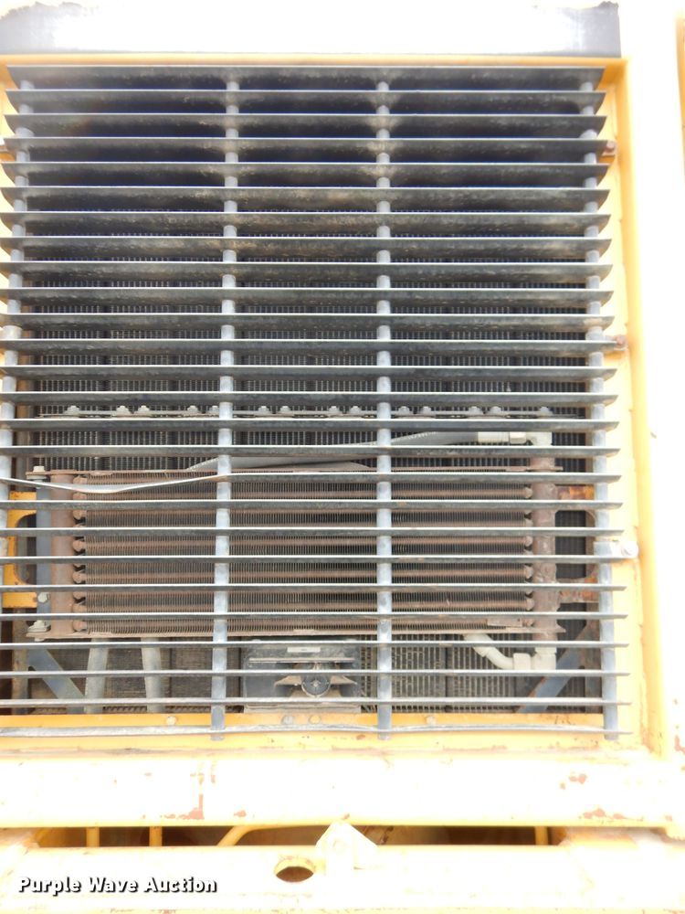 image for item DH4411 1991 Caterpillar 815B soil compactor