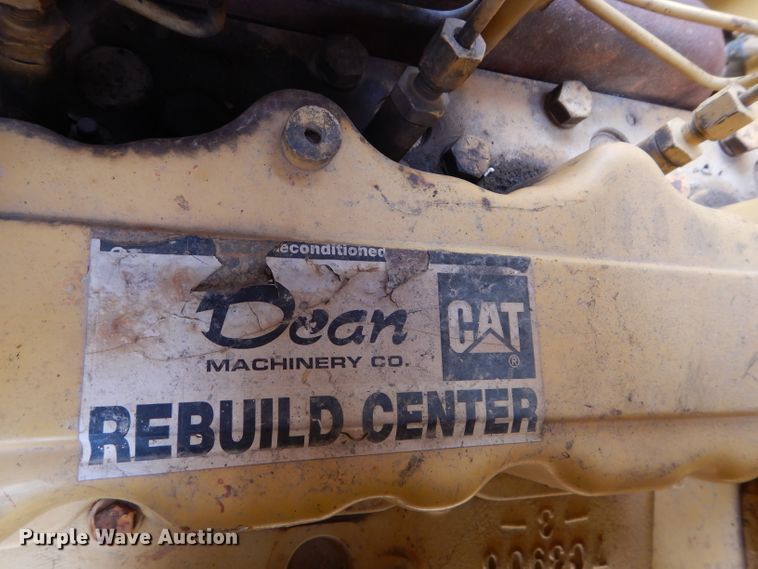 image for item DH4411 1991 Caterpillar 815B soil compactor