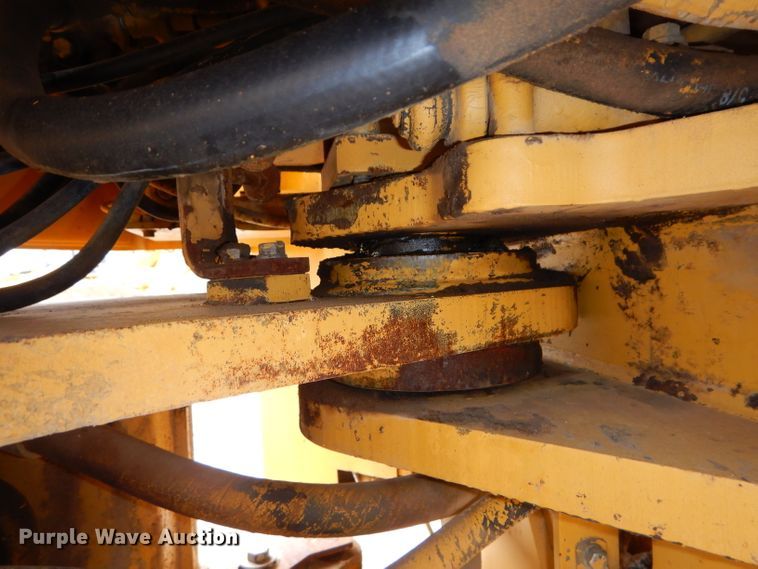 image for item DH4411 1991 Caterpillar 815B soil compactor