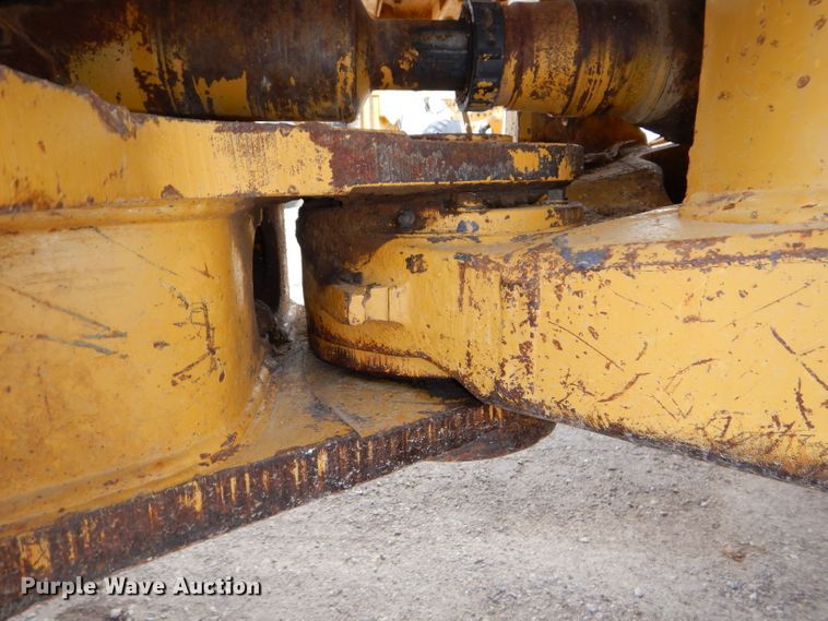 image for item DH4411 1991 Caterpillar 815B soil compactor