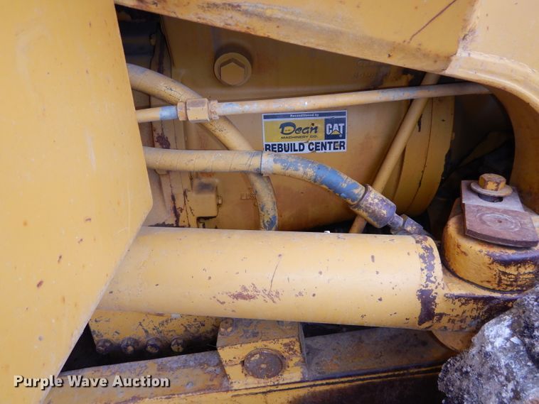 image for item DH4411 1991 Caterpillar 815B soil compactor