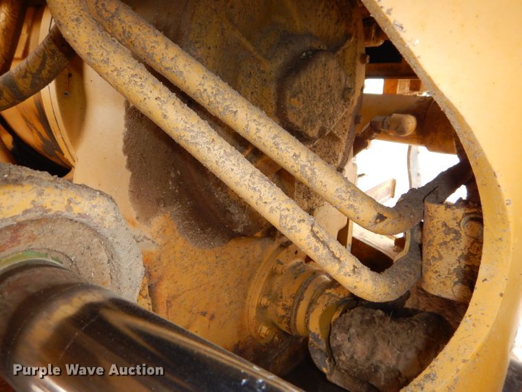 image for item DH4411 1991 Caterpillar 815B soil compactor