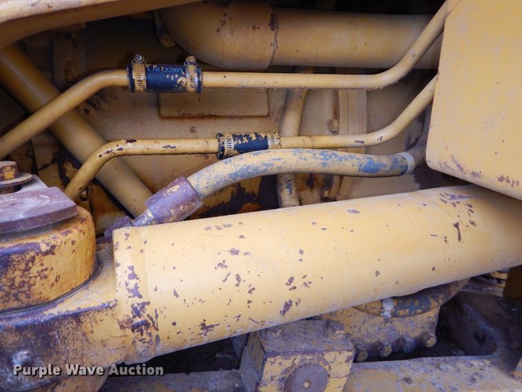 image for item DH4411 1991 Caterpillar 815B soil compactor