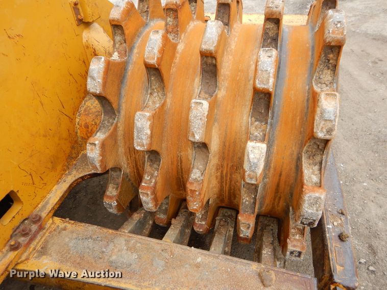 image for item DH4411 1991 Caterpillar 815B soil compactor