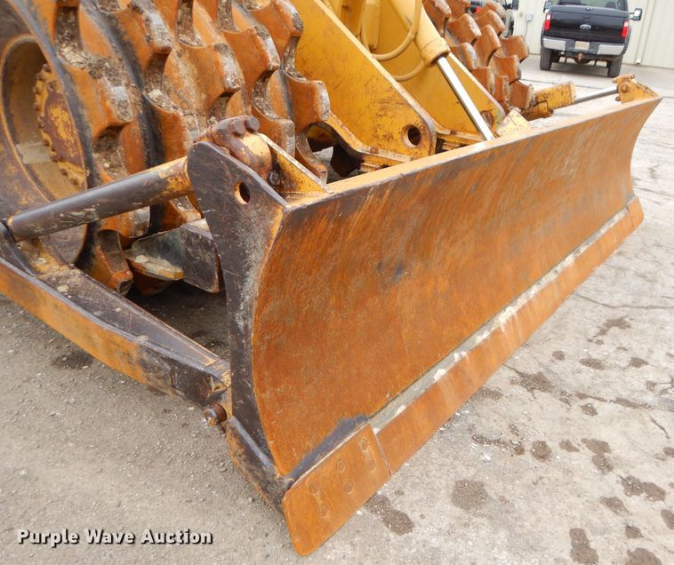 image for item DH4411 1991 Caterpillar 815B soil compactor