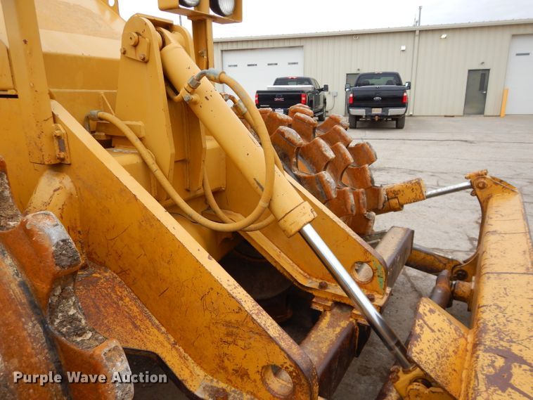 image for item DH4411 1991 Caterpillar 815B soil compactor