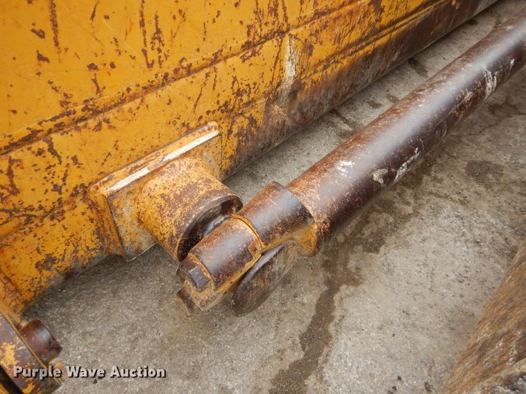 image for item DH4411 1991 Caterpillar 815B soil compactor