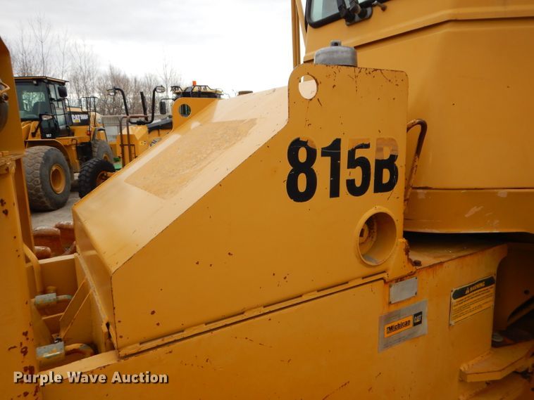 image for item DH4411 1991 Caterpillar 815B soil compactor