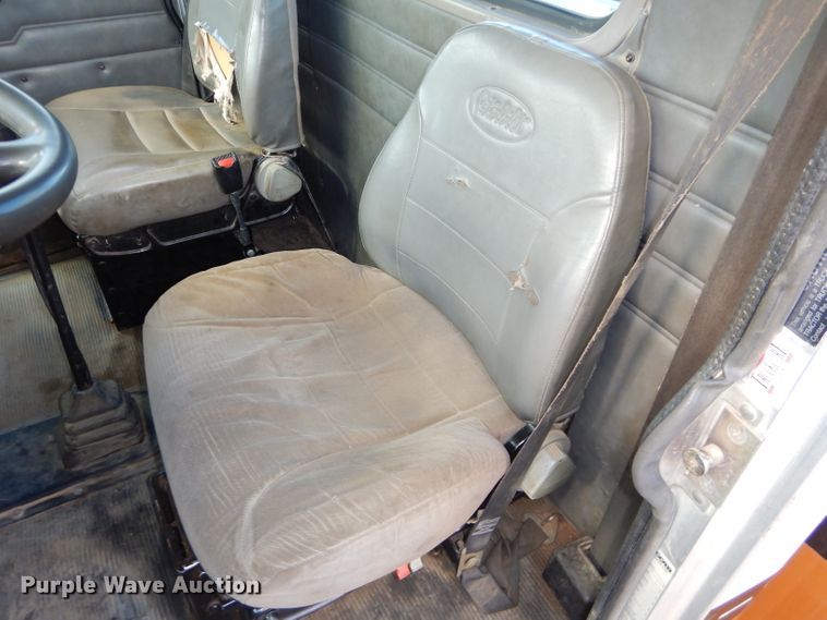 image for item DH4412 2004 Peterbilt 330 service truck with crane