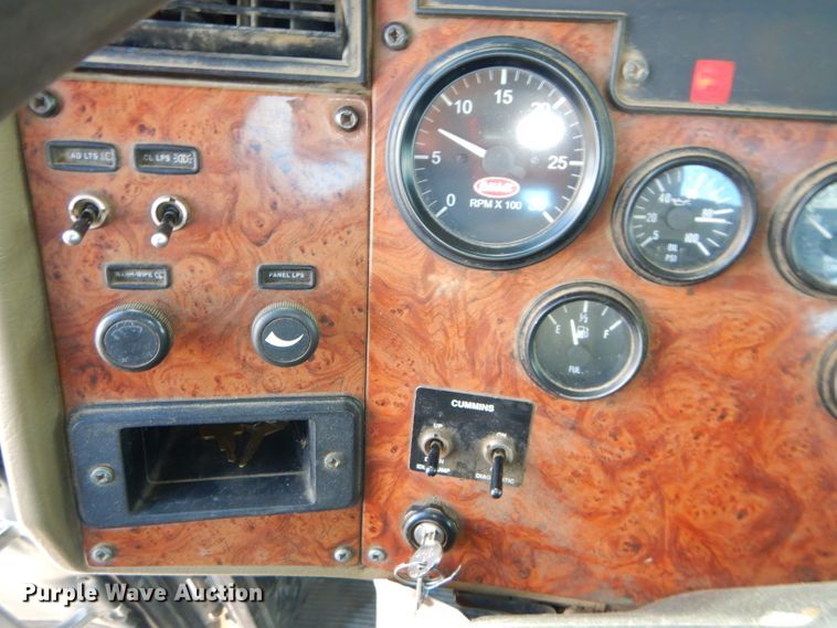 image for item DH4412 2004 Peterbilt 330 service truck with crane