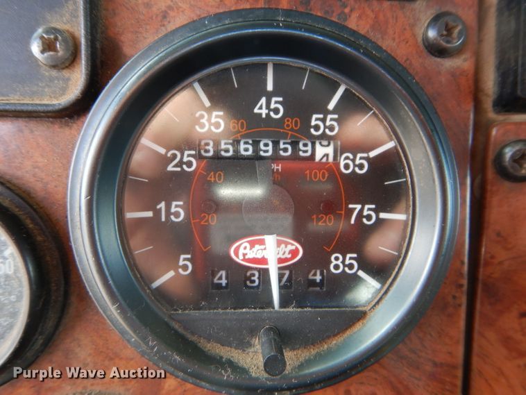 image for item DH4412 2004 Peterbilt 330 service truck with crane