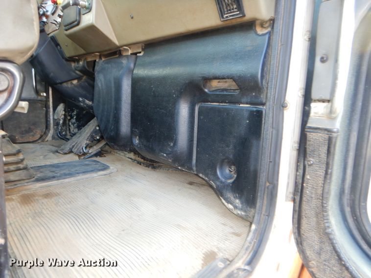 image for item DH4412 2004 Peterbilt 330 service truck with crane