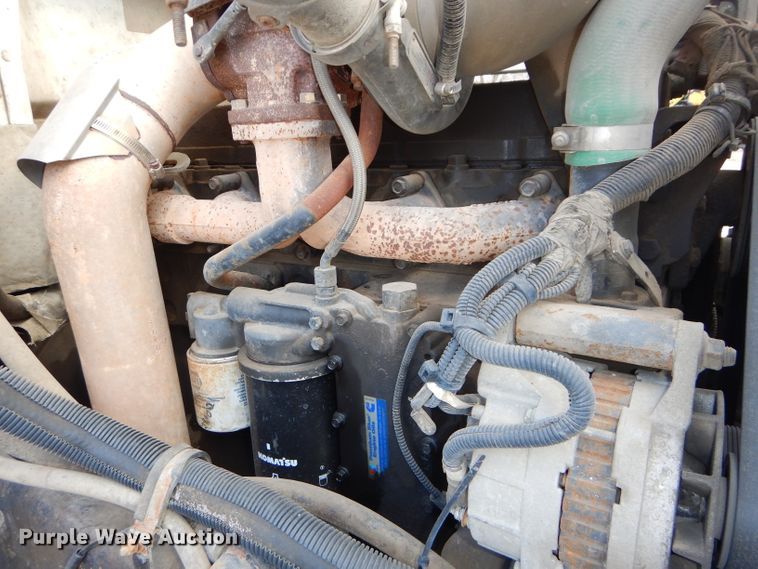 image for item DH4412 2004 Peterbilt 330 service truck with crane